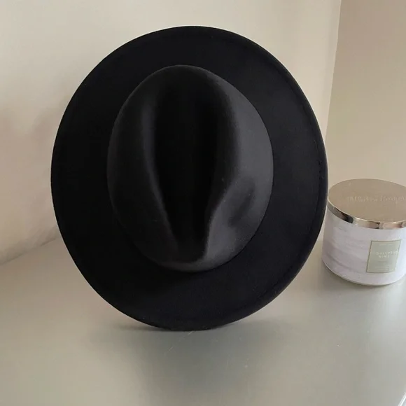 Black/Red Fedora - Picture 7 of 10